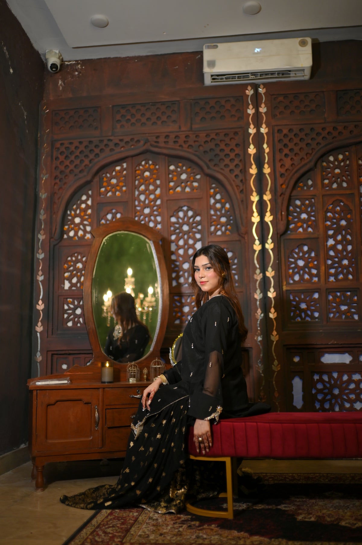 NOIR ROYAL EMBROIDERED