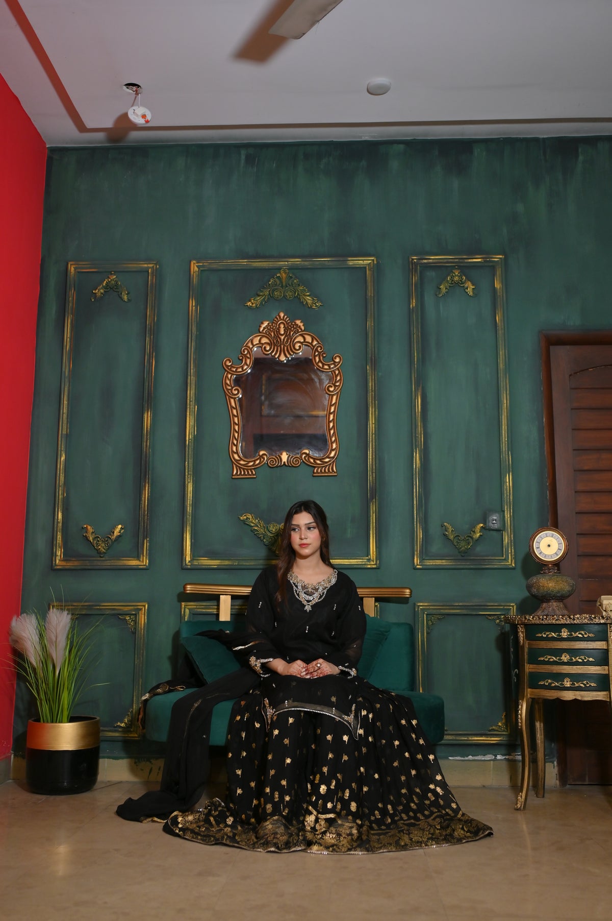 NOIR ROYAL EMBROIDERED